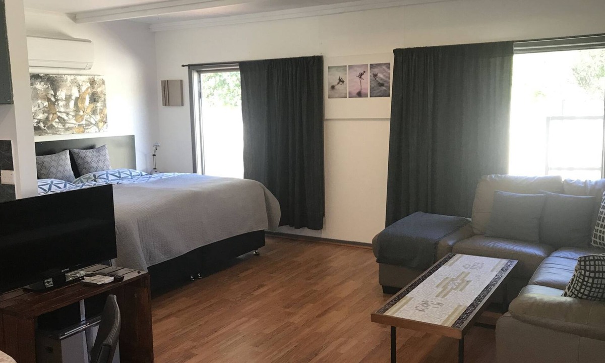 Lancelin House | 1 Bedroom Beach Studio7