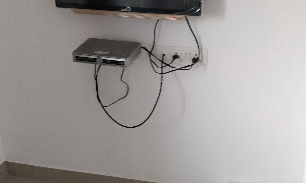Clover Park House | 1 BHK FLATS KITCHAN TOTAL FIVE FLATS I NNNNNNNNNIN VIMAN NAGAR NEXT TO AIR PORT.