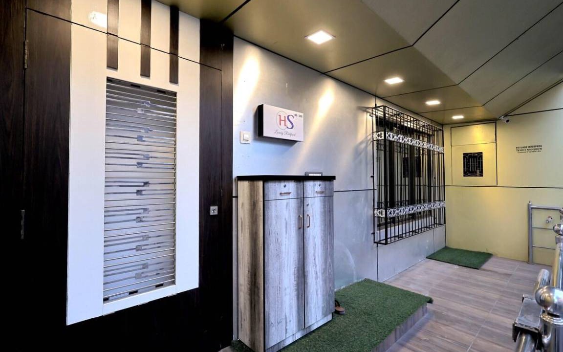 Borivali West Apartment | 1200 m² Apartment ∙ 4 bedrooms ∙ 13 guests