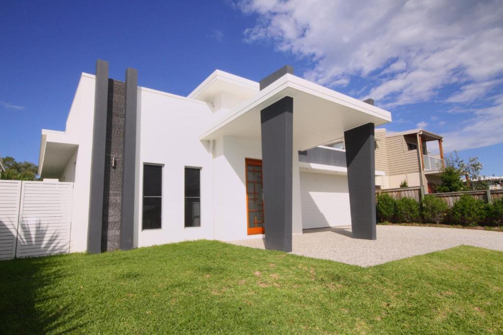 Mount Coolum Apartment | 13 Wave Crescent, Mount Coolum Pet Friendly, Linen included, WIFI, Foxtel