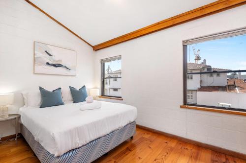 Cottesloe Apartment | 14 Cottesloe - steps from beach - sleeps 2