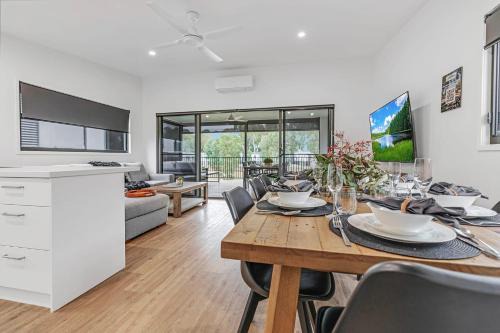 Moama House | #15 Highview Waters - Echuca Holiday Homes