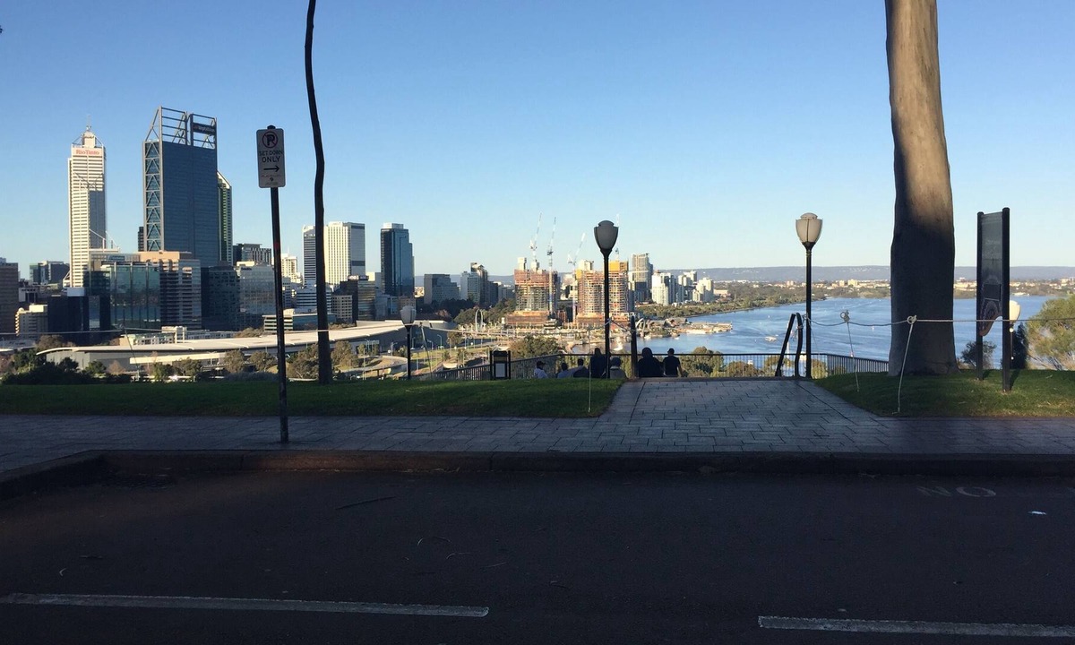 West Perth Apartment | 1bedroom extremely spacious 5*location kings park apartment. walk to CBD