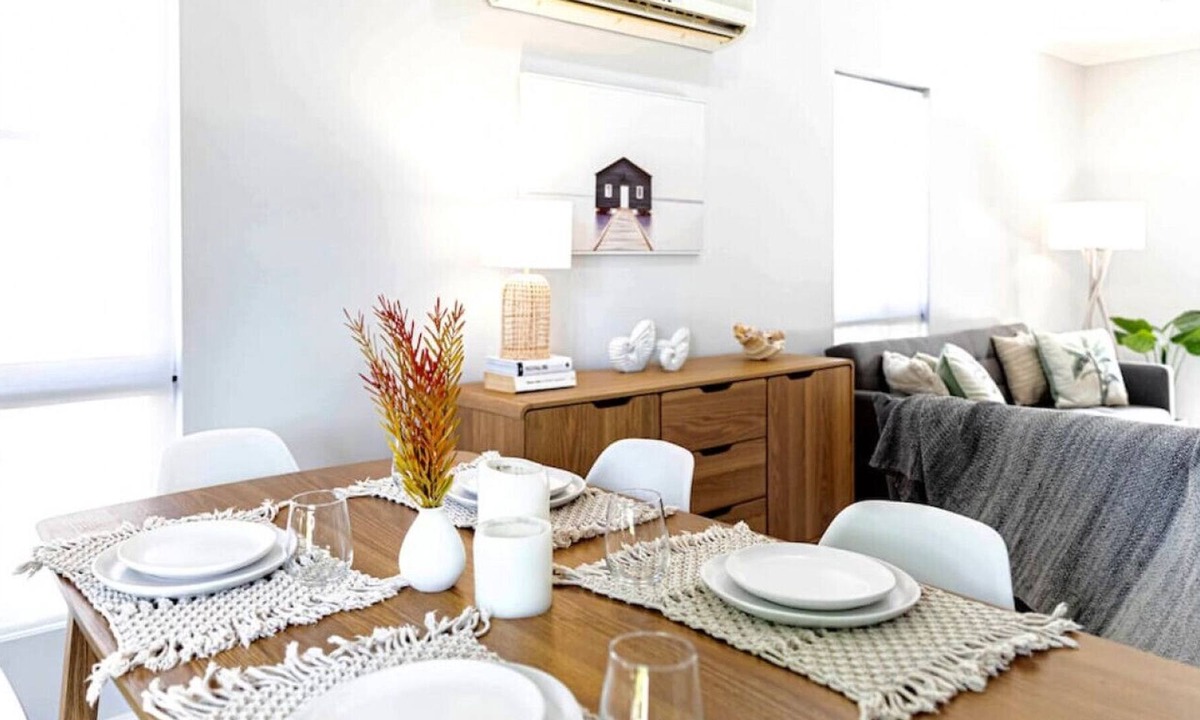 Cannonvale Apartment | 2 Bedroom split level town house with garden