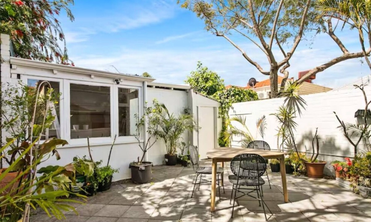 West Perth House | 2 Classic Inner City Cottage Charm 2BR