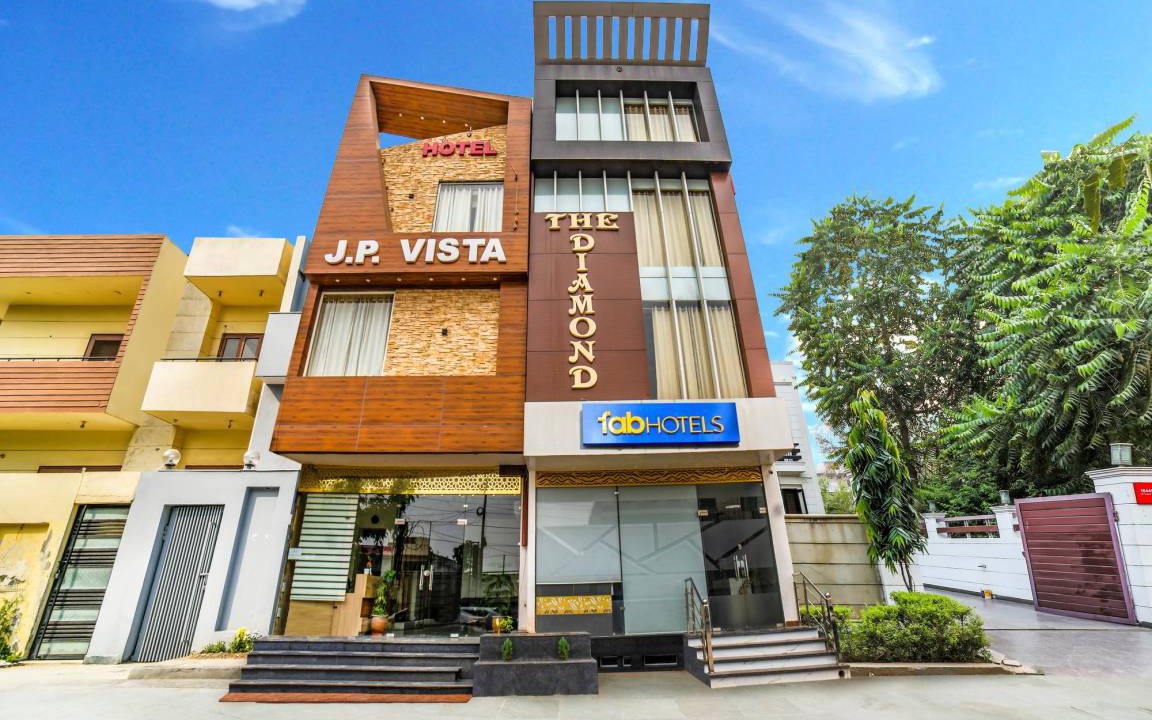 Zirakpur Hotel | 200 m² Hotel ∙ 5 guests