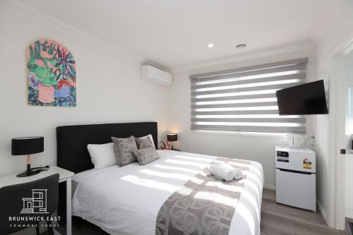 Brunswick East Apartment | 205 Modern King BR with Fast WiFi - Brunswick East - 30 Percent OFF