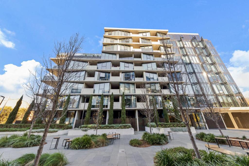 Reid Apartment | 2B-1BR-1Car-Courtyard-CBD-Shops