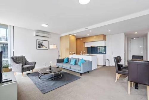 Belconnen Apartment | 2BR Contemporary Comfort in Belconnen