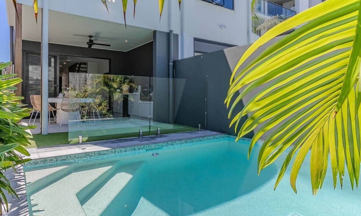 Kingscliff House | 3-Bed Beach Retreat · Pool · 1 min walk to sand