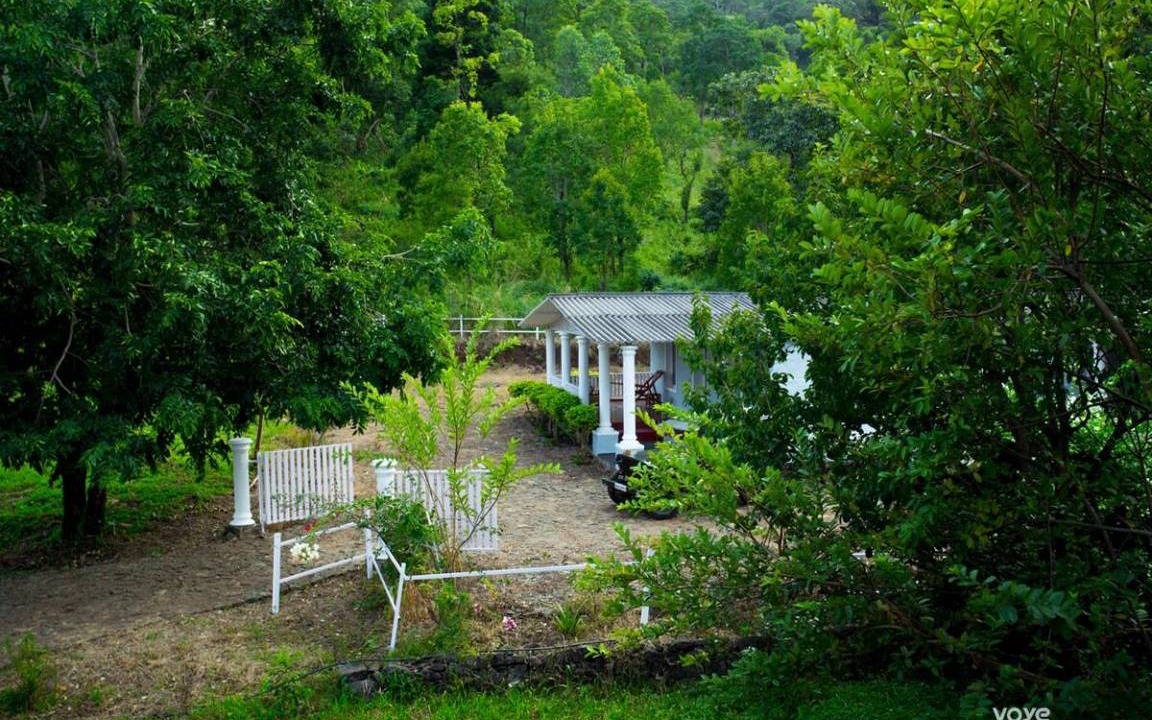 Periyur House | 300 m² Bungalow ∙ 3 bedrooms ∙ 15 guests