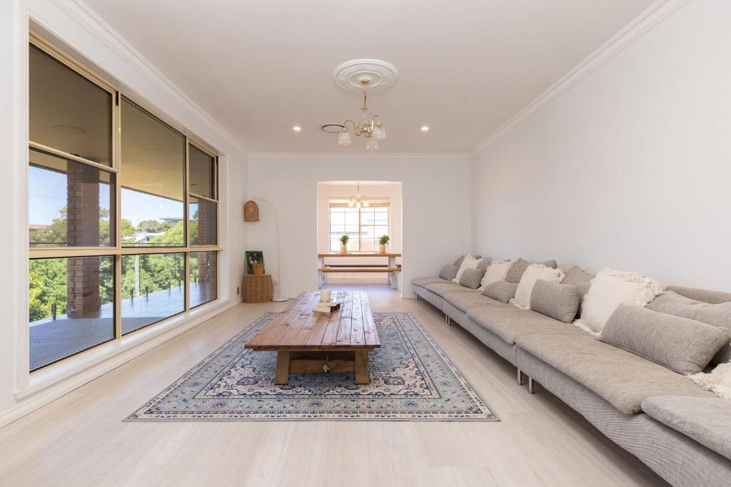 Forster House | 32 Daphne Street