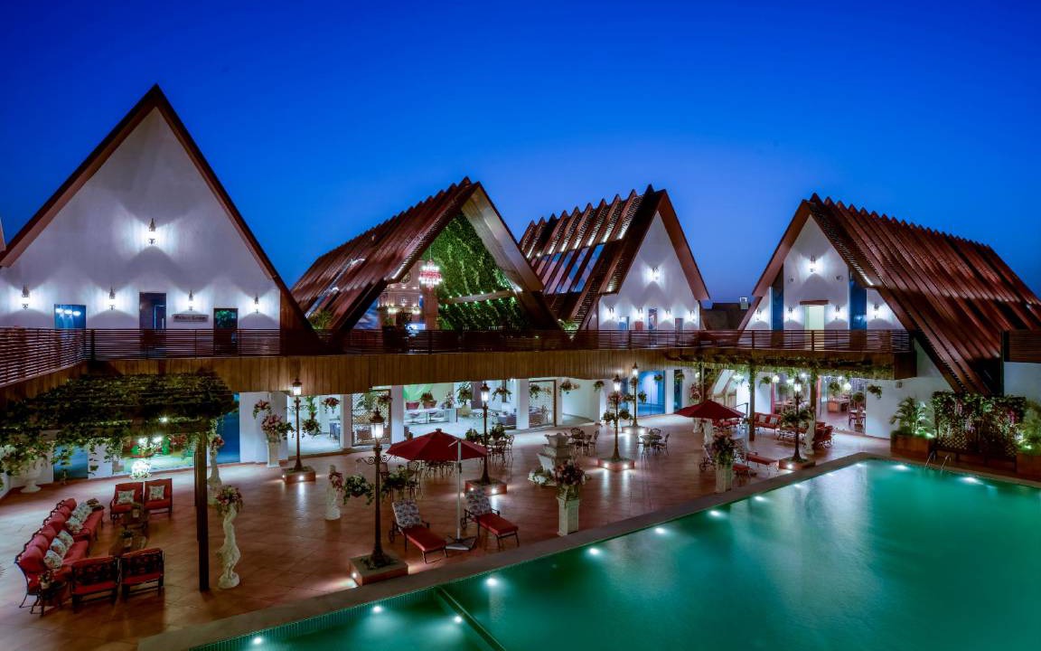 Valsad Resort | 381 m² Resort ∙ 4 bedrooms ∙ 16 guests