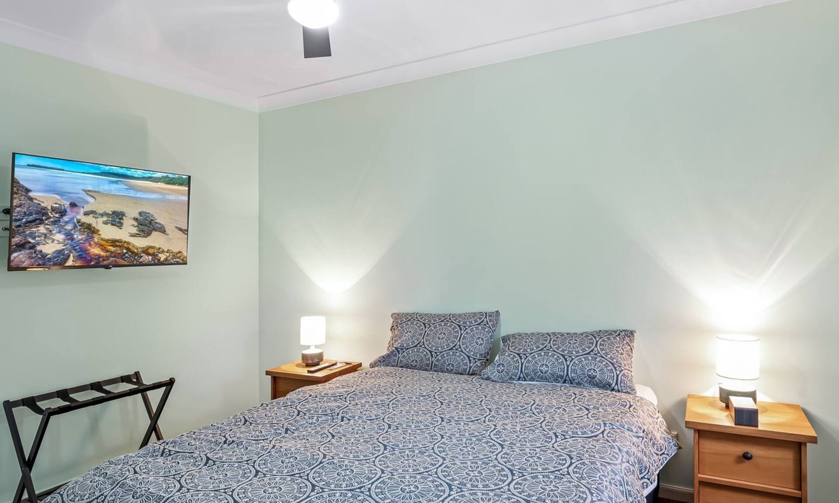South Evans Head Apartment | 3BR coastal retreat with WiFi, air-con, gaming systems, BBQ patio
