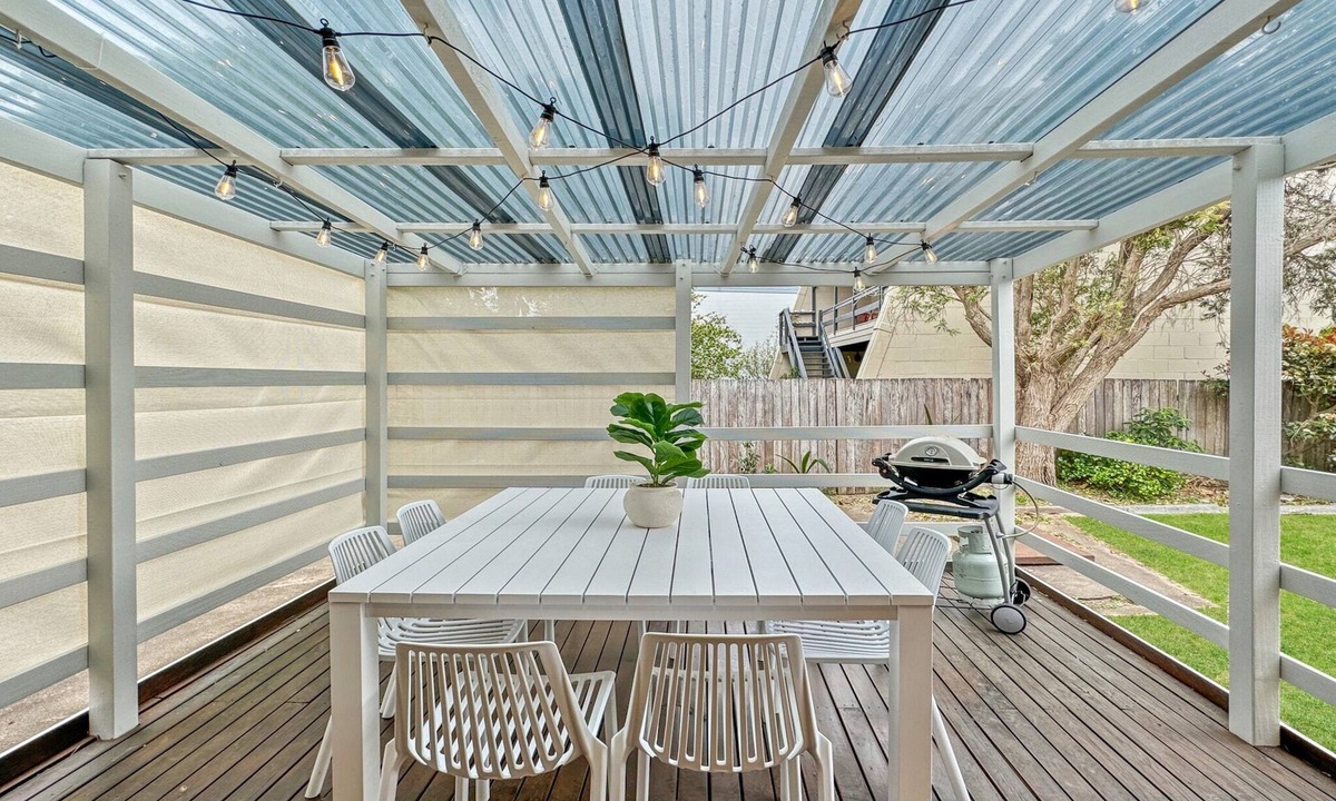 Tomakin Apartment | 4-Bed Beach House with Garden & Alfresco Dining