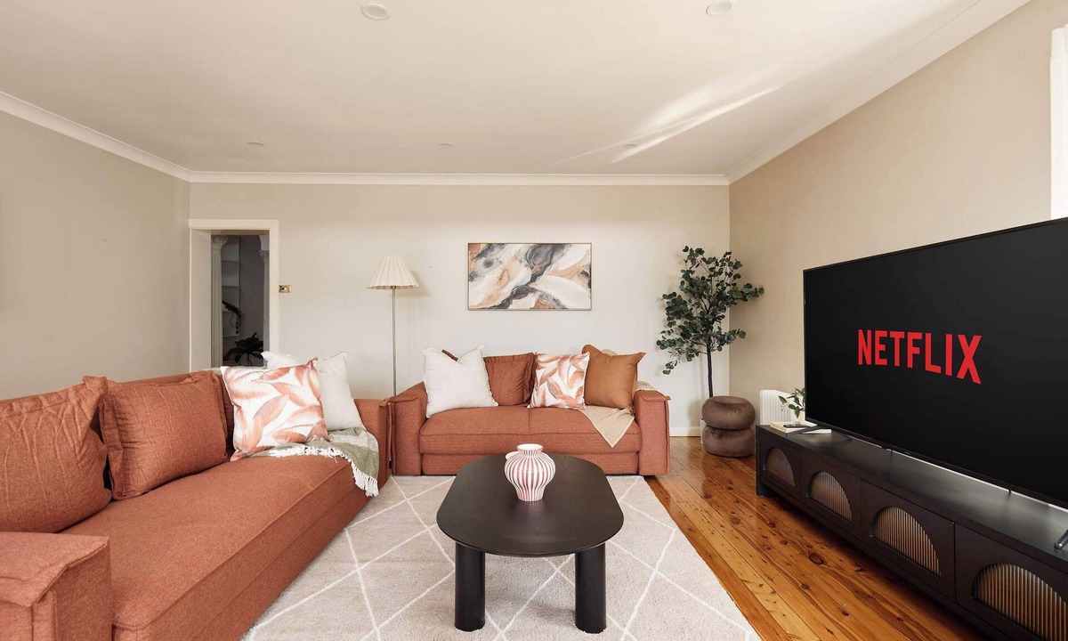 Arncliffe House | 4BR Arncliffe Hidden Gem | Bungalow with Pool+BBQ