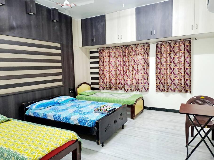 Chromepet House | 5 minutes walk to Rela 7 minutes drive to Airport AC Kitchen Bedroom3