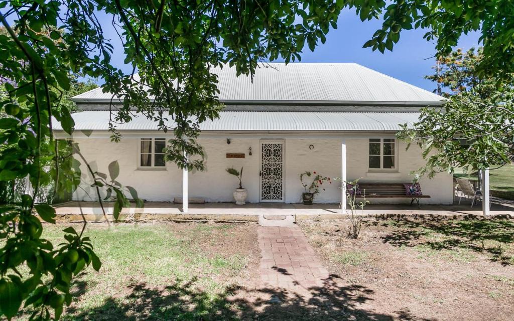 Wattle Flat House | 51 Wattle Flat Road