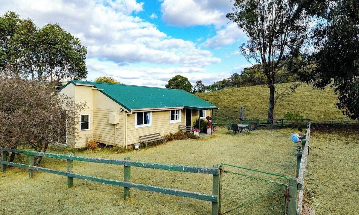 Bendemeer Cottage | 687, Watsons Ck Rd Bendemeer.