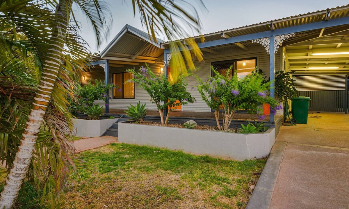 Exmouth House | 7 Skipjack Circle - Central Location