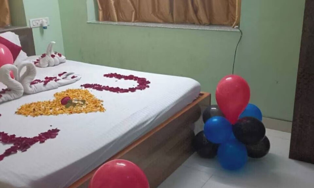 Sector V House | 9-bedroom building in fabulous Kolkata with WiFi, fitness room, AC