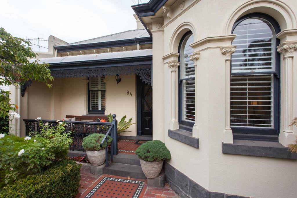 Richmond North House | 94 Highett - 5 bedroom, 3 car parks - Luxury House