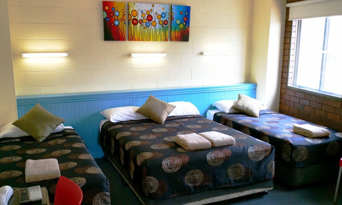 Emerald Hotel | A & A Lodge Motel Emerald