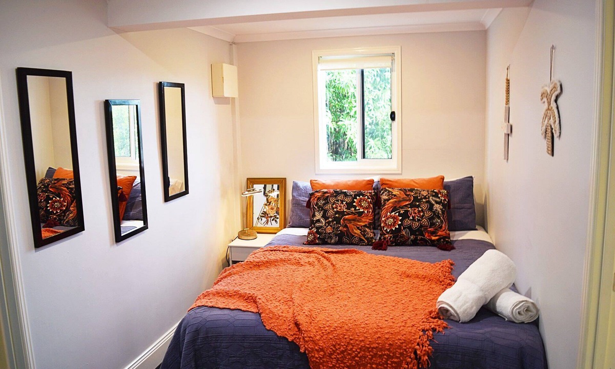 Raceview Apartment | A beautiful private Guest House on Superb Colonial Property.