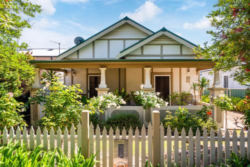 Central Mudgee House | A Market Place Mudgee - Walk to Town Centre & Parks