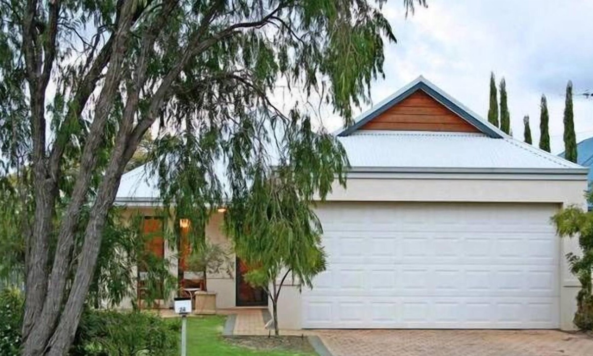 Quindalup House | A pet-friendly holiday house, just a short stroll from the beach