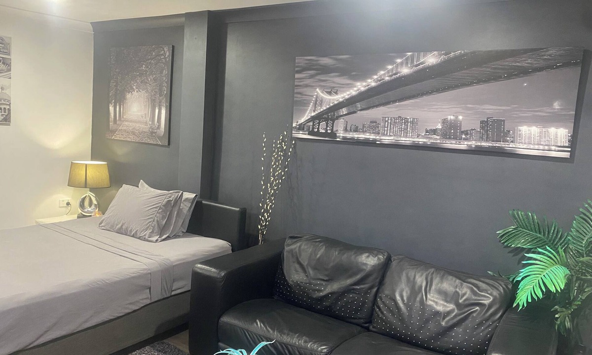Shepparton South Bed & Breakfast | A room designed with a motel concept in a residential area.