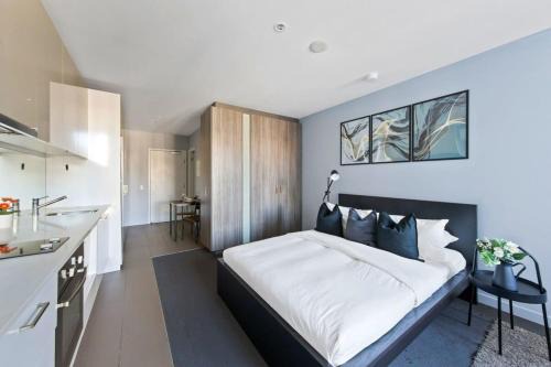 Melbourne Central Business District Apartment | A Stylish & Comfy Studio Next to Southern Cross