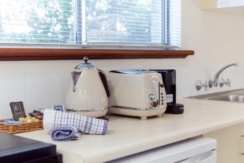 Connolly Apartment | A4 - Deluxe 1 bedroom, 1 bathroom apartment