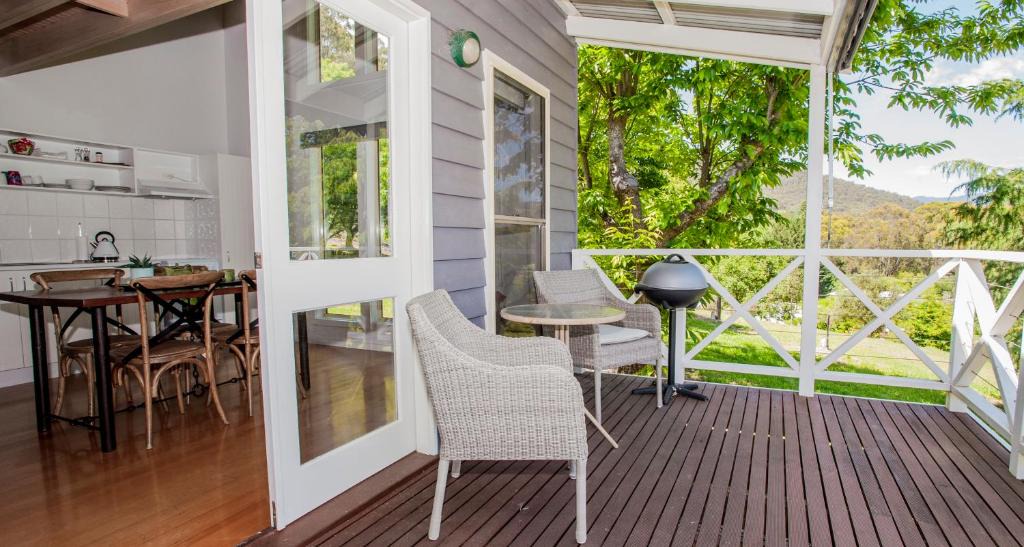 Wandiligong Cabin | Abbys Cottages Bright