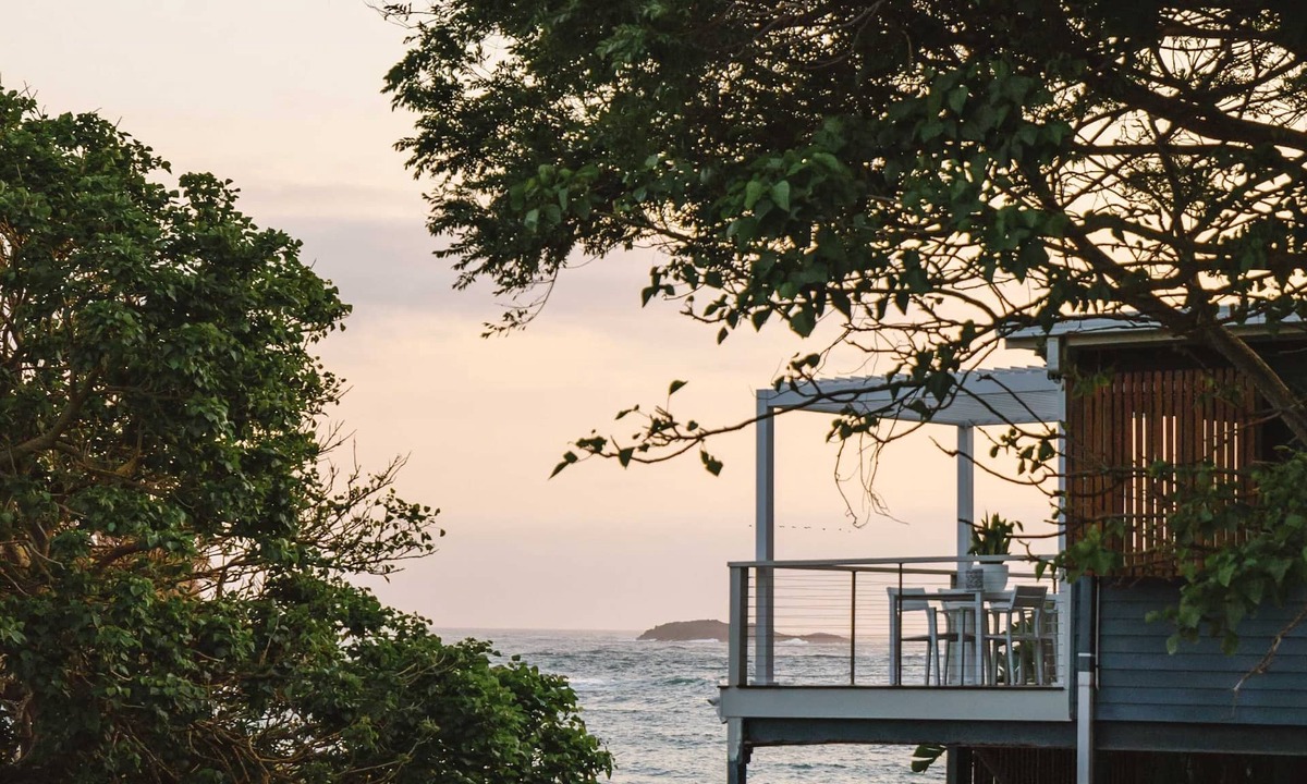 Malua Bay House | Absolute beach front holiday house in Malua Bay