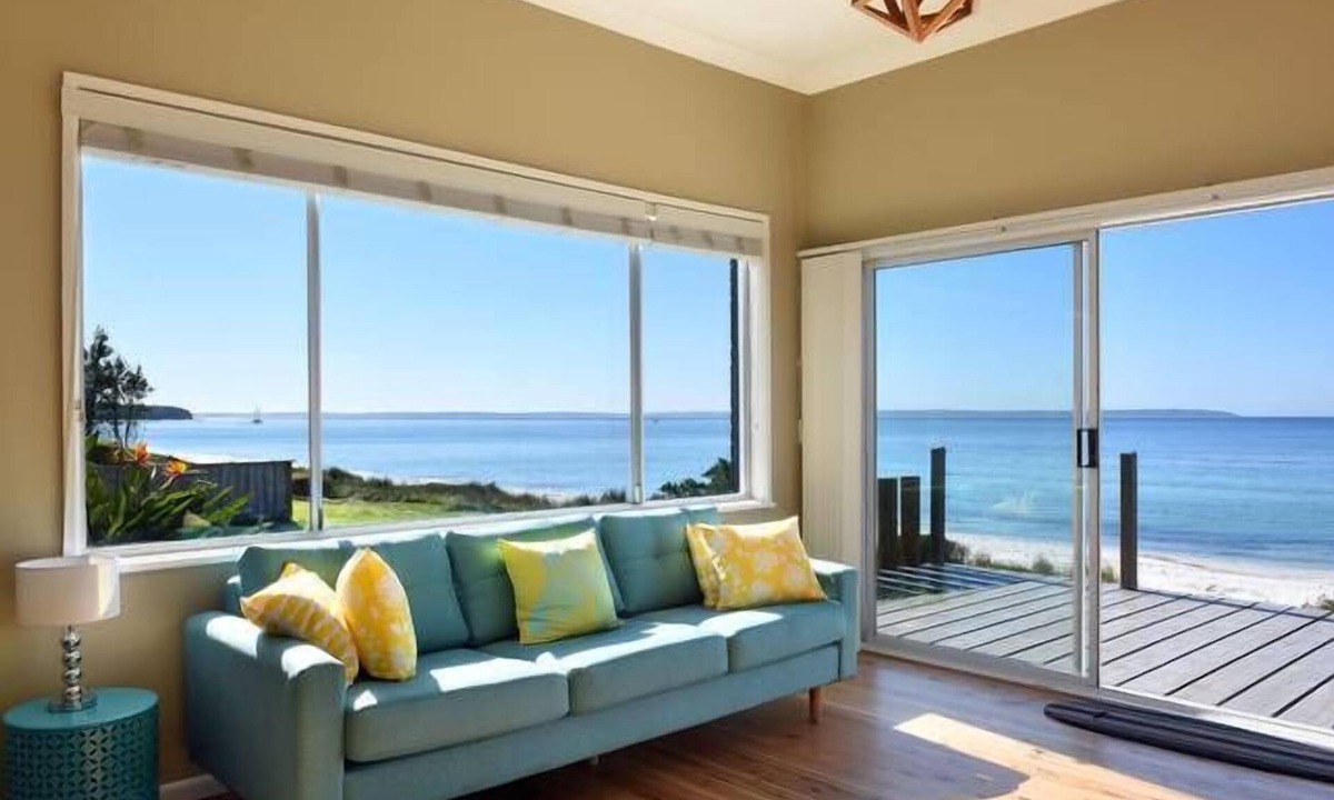 Callala Beach House | ABSOLUTE BEACHFRONT & FIREBOX IN FIREPLACE AT THE BOARDWALK - CALLALA BEACH