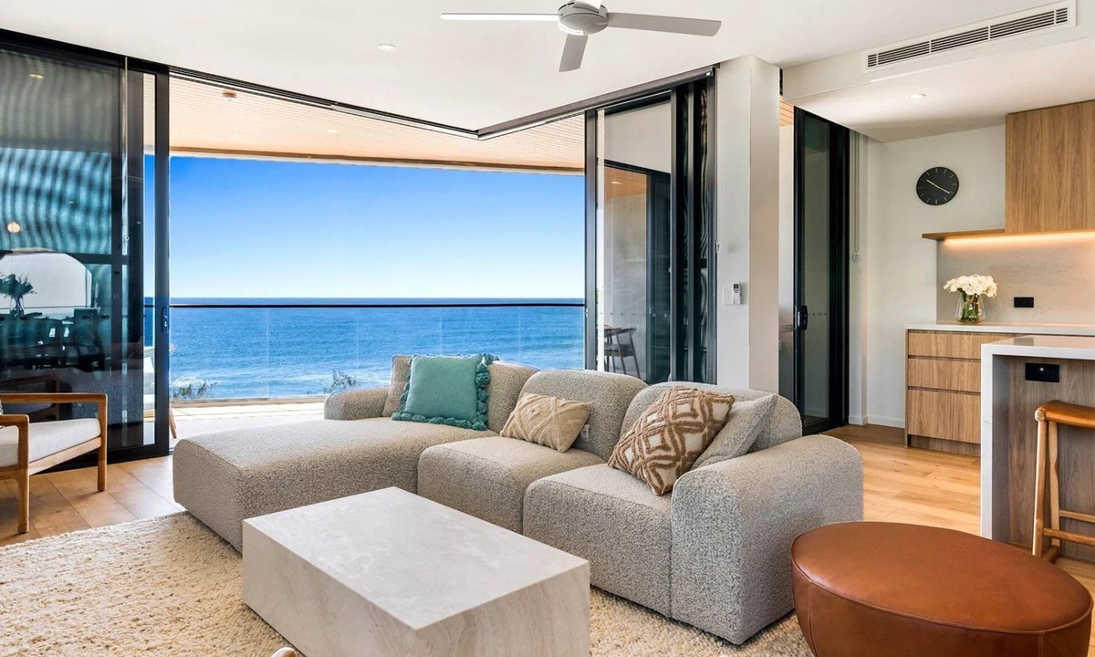 Coolum Beach Apartment | Absolute Beachfront Luxury Apartment