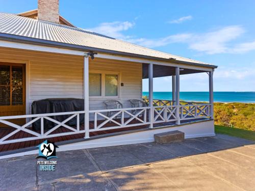 McCracken House | Absolute Beachfront 3BR 2BA Home w/Beach Track