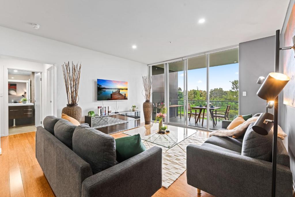 Adelaide Central Business District Apartment | Adelaide Parkside Escape 2BR Gym Parking