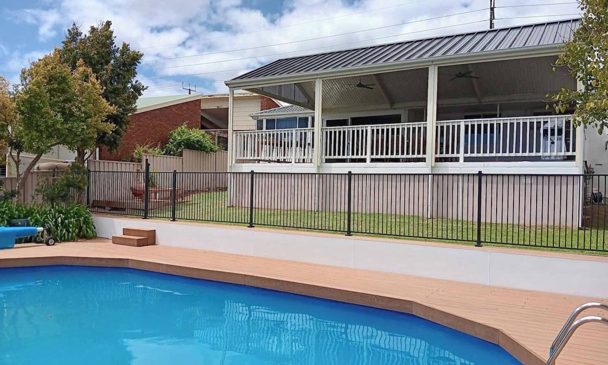 Seaview Downs House | ADELAIDE SUNSET POOL HIDEAWAY | Seaview Downs 4BR | Pool, Views, Sleeps 14, Pet Friendly