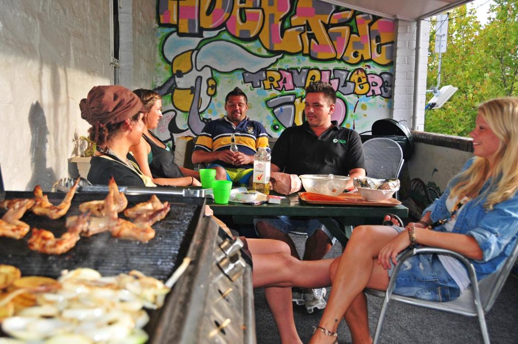 Adelaide Central Business District Hostel | Adelaide Travellers Inn Backpackers Hostel