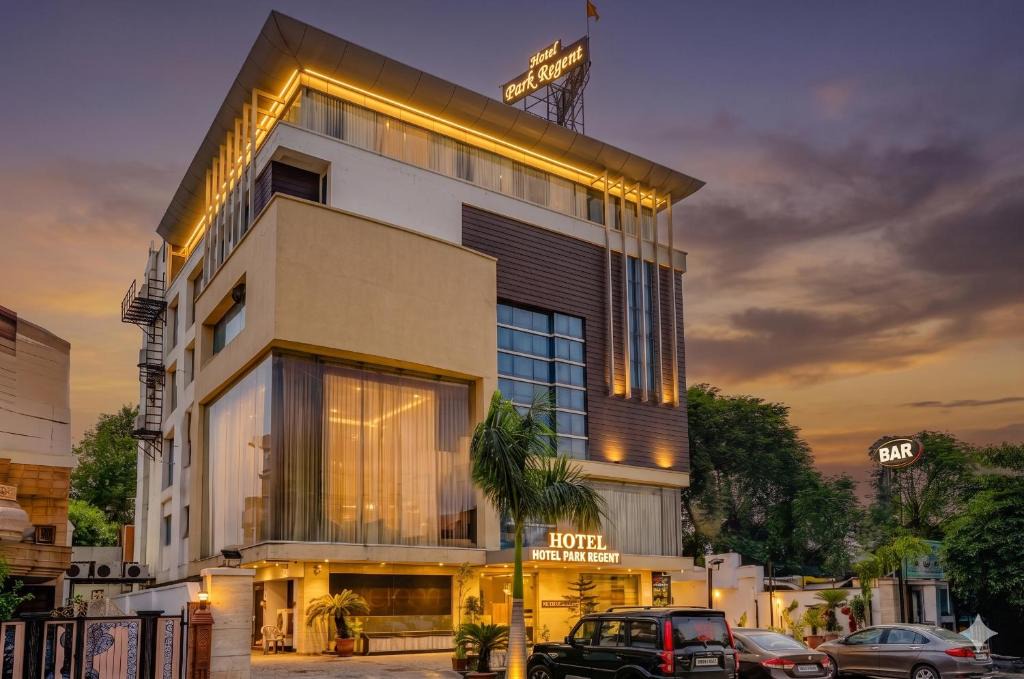 Shyam Nagar Hotel | Aditya Park Regent