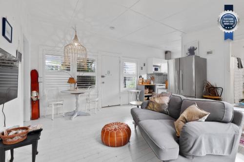 Erowal Bay House | Adrift - Pet-friendly - 5 min Walk to Bay - Rustic Charm