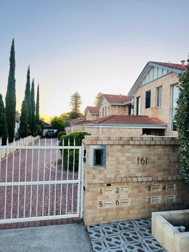 Victoria Park House | Affordable accommodation