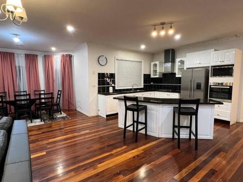 Caroline Springs House | Affordable getaways
