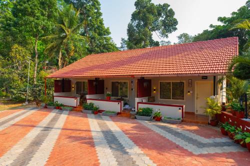 Virarajendrapet House | Alaya Stays Twisted Tree Suite 1-Room With Sit Out & Shared Pool