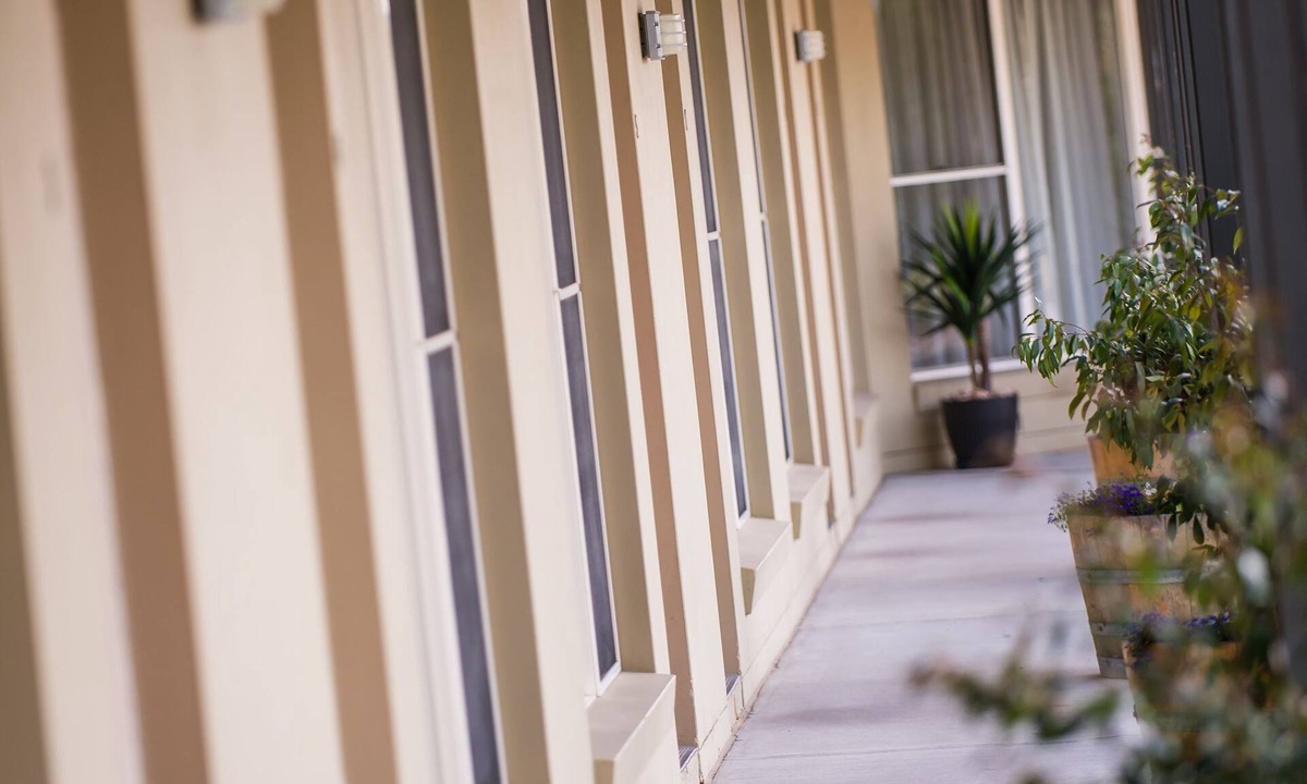 Penola Hotel | Alexander Cameron Suites