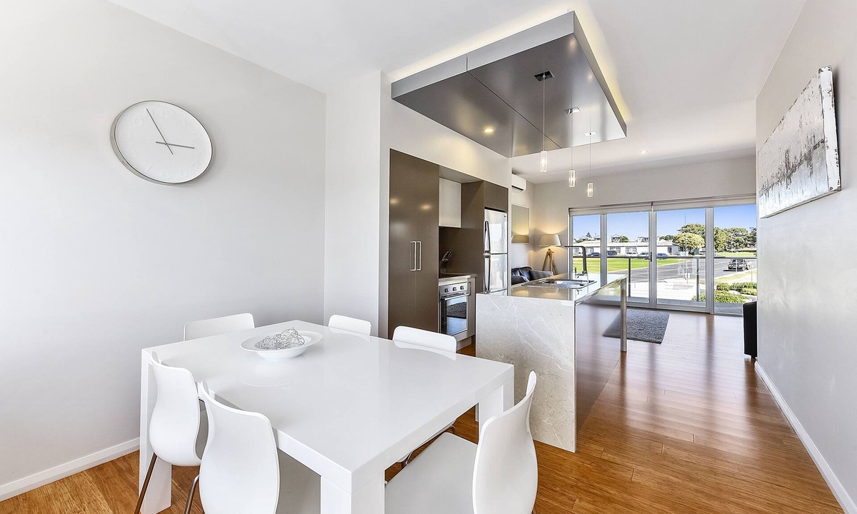 Waterhouse Apartment | Aloha Waterfront Properties