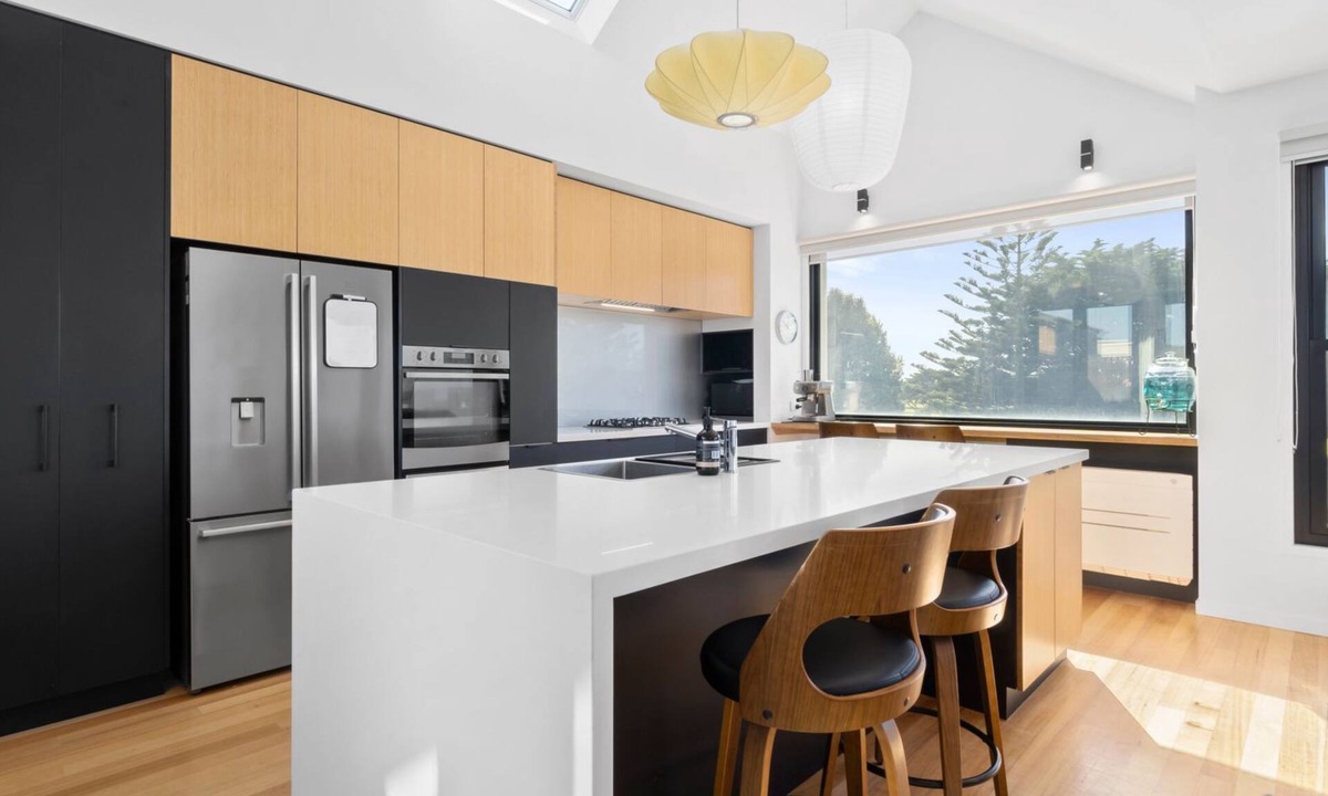 Apollo Bay House | Alpha Centauri - Harbour and golf course location