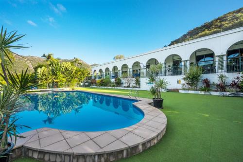 Nelly Bay Resort | Amaroo Rainforest Resort
